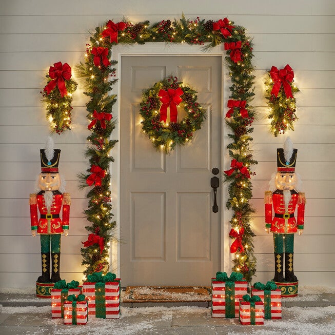 28 inches Pre-Lit Holiday Classic Wreath, , alternate image number null
