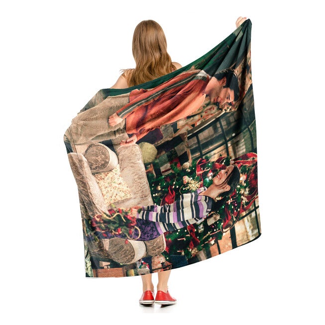 Wb Friends Christmas Siblings Silk Touch Throw, , alternate image number null