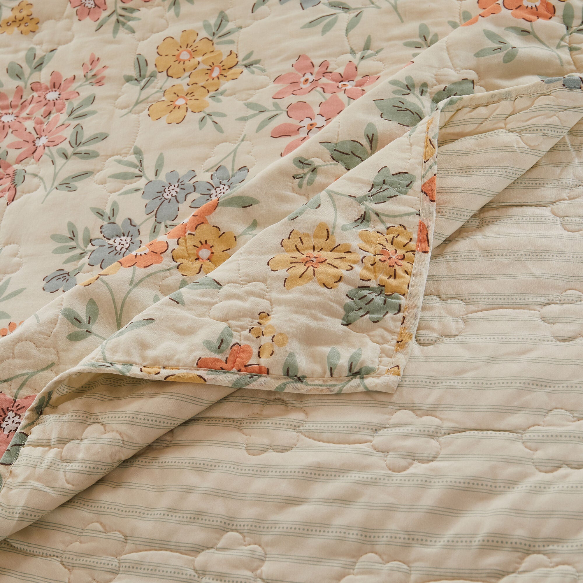 Greenland Home Fashions Chloe Finely Stitched Reversible  Floral Quilt Set, 3-Piece King/Cal King, Pastel, PASTEL, alternate image number 4