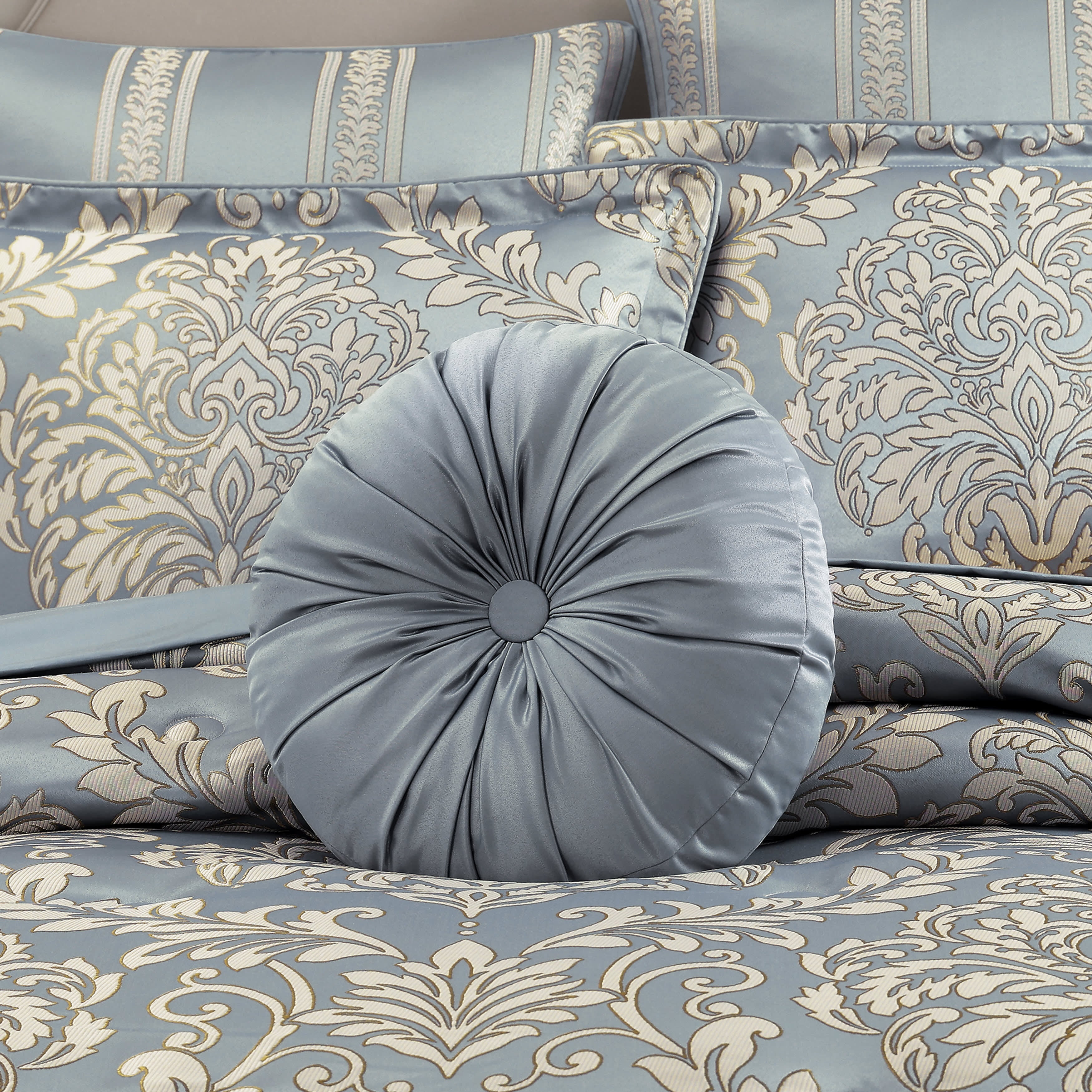 Lorenzo Round Decorative Throw Pillow, BLUE, alternate image number 1