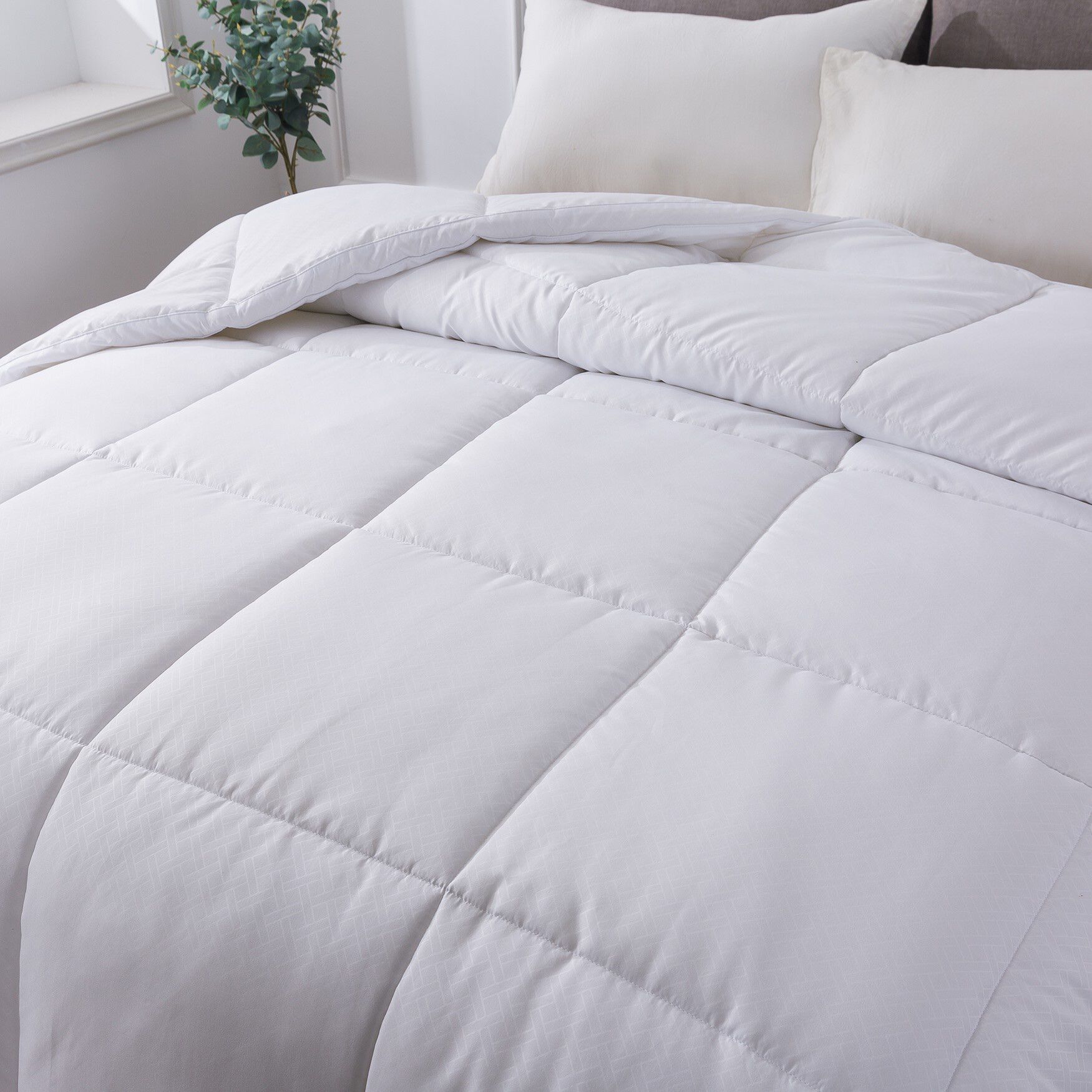 European Gusset Down Alternative Comforter, , alternate image number 7