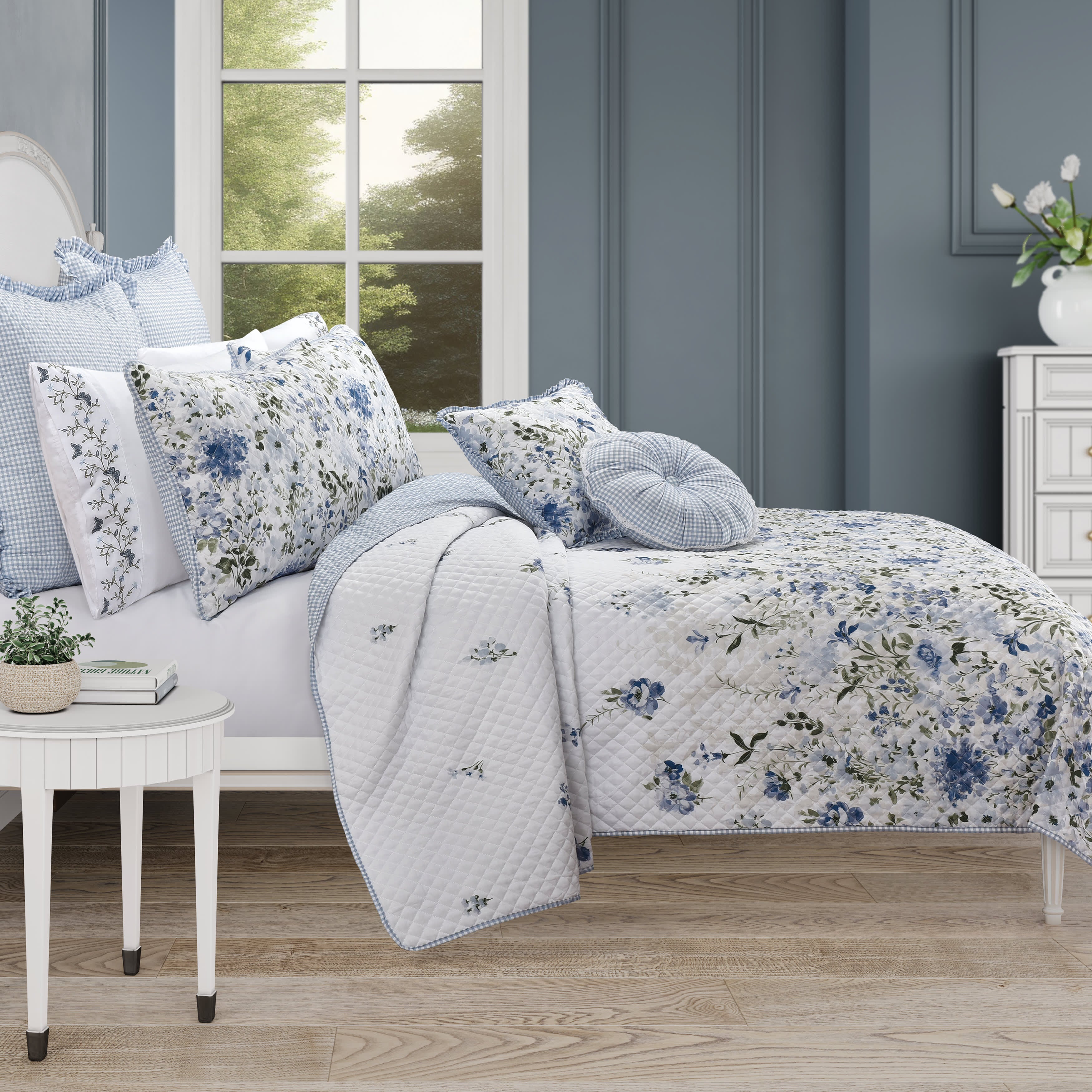 Kourtney 3 Piece Quilt Set, BLUE, hi-res image number 0
