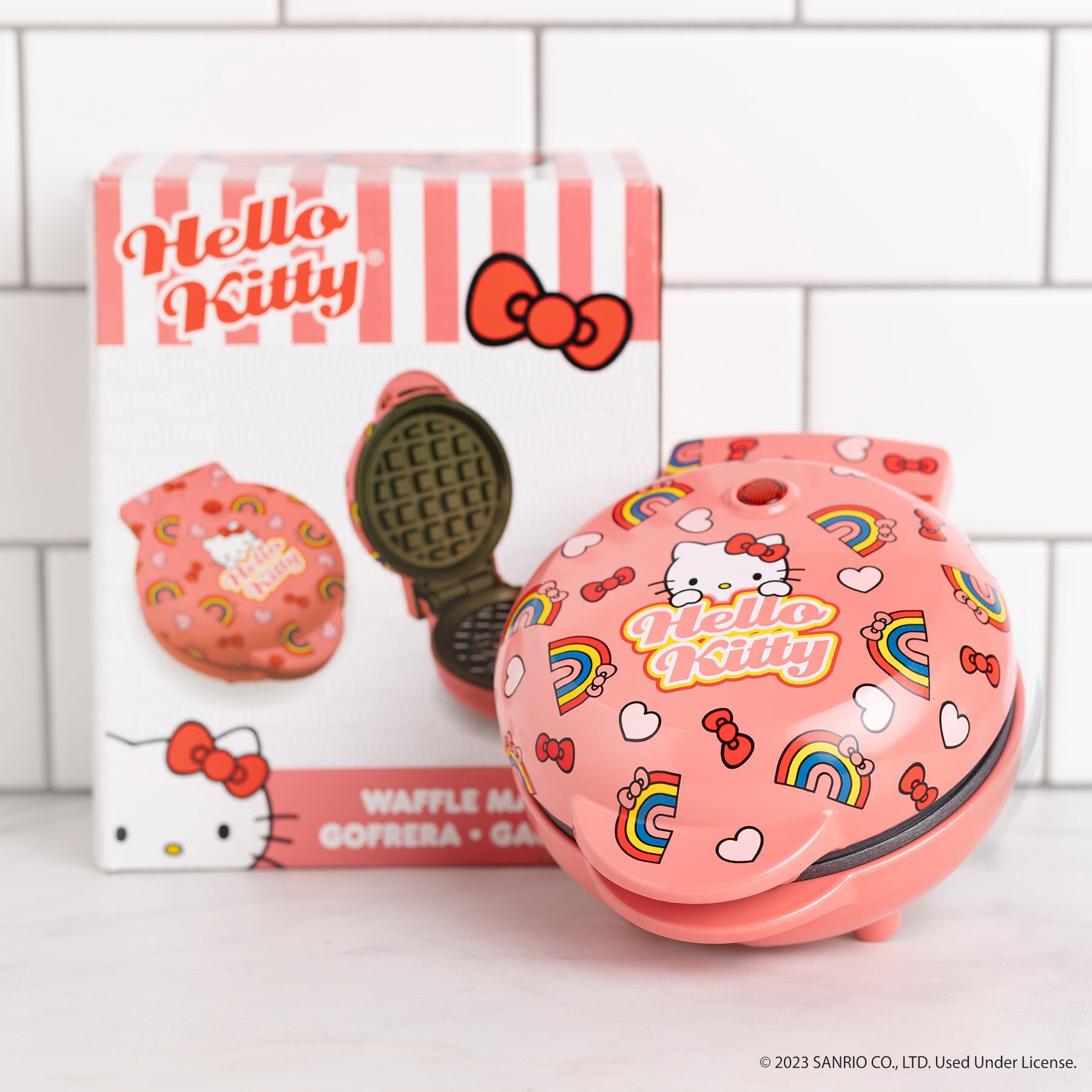 Hello Kitty Mini Waffle Maker, PINK, alternate image number 3