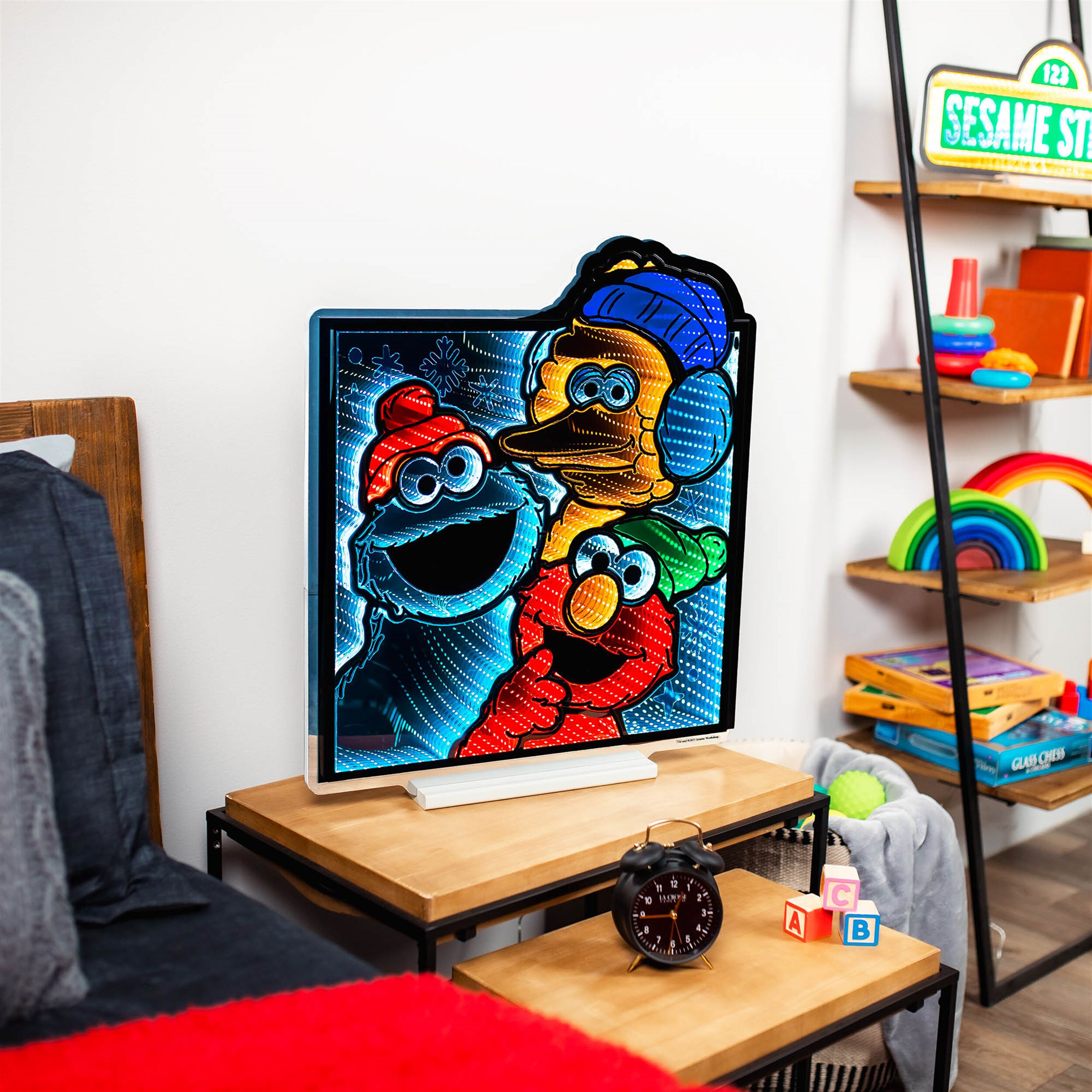 Sesame Street Holiday Friends Ekkolight 25 inchesH, WHITE BLUE RED, alternate image number 1