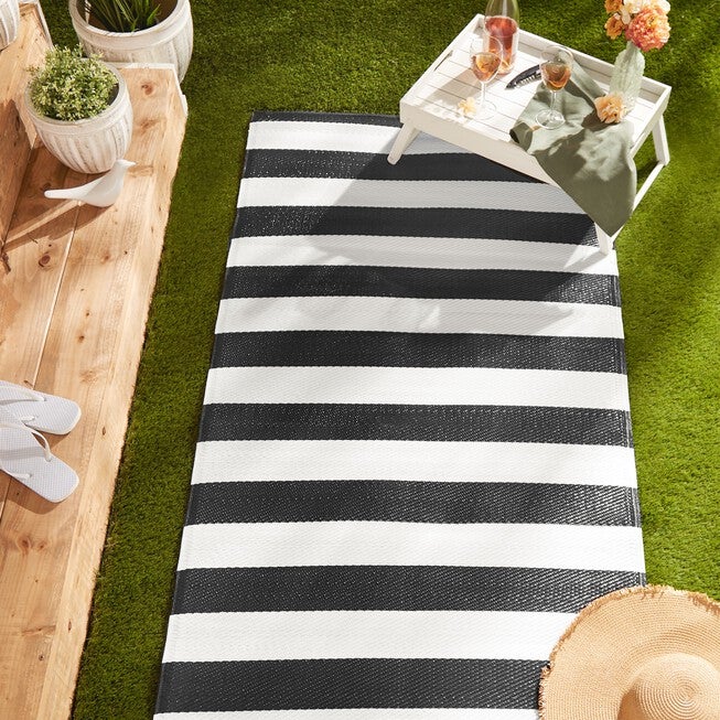 Black/White Stripe Outdoor Floor Runner 3X6 Ft Floor Coverings, , alternate image number null