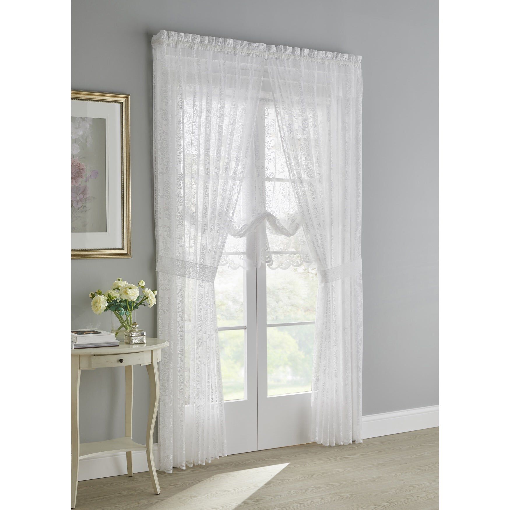 Vintage Lace Balloon Shade