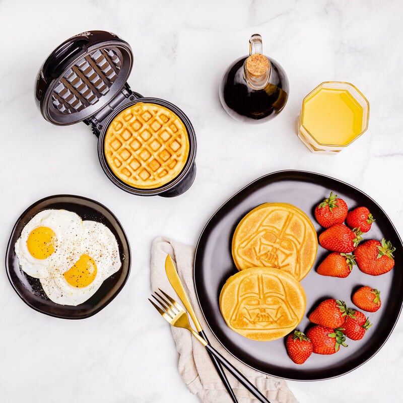 Star Wars Mini Darth Vader Waffle Maker, BLACK, alternate image number 5