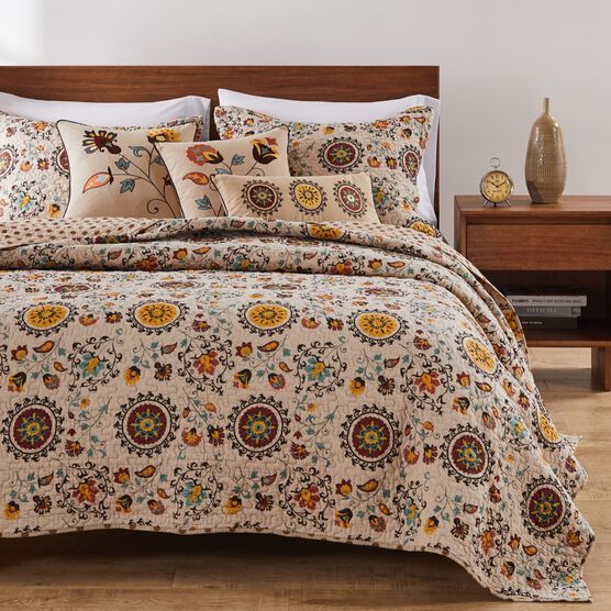 Andorra Quilt And Decorative Pillow Set, , on-hover image number null