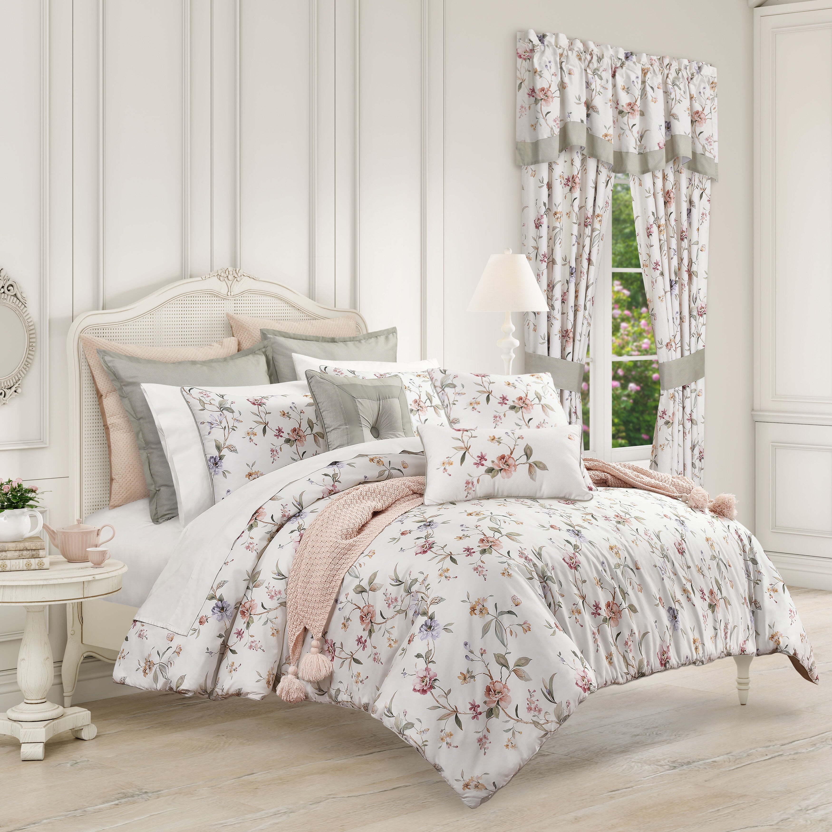 CLARICE COMFORTER SET, IVORY, hi-res image number 0