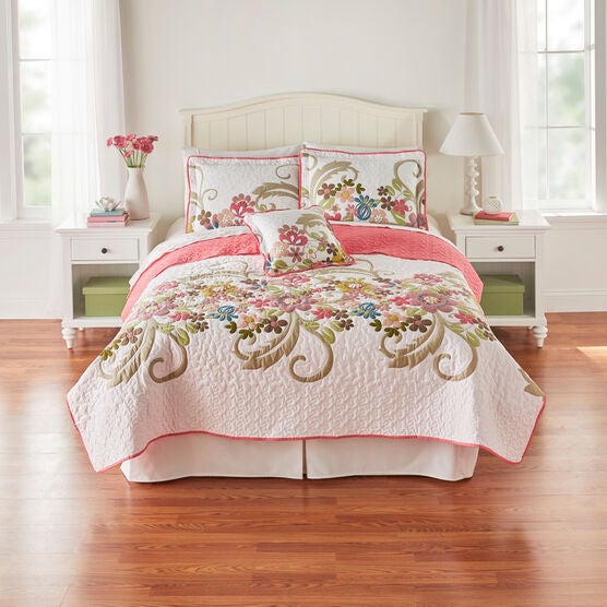 Jardin Floral Spring Quilt, WHITE PINK, hi-res image number null