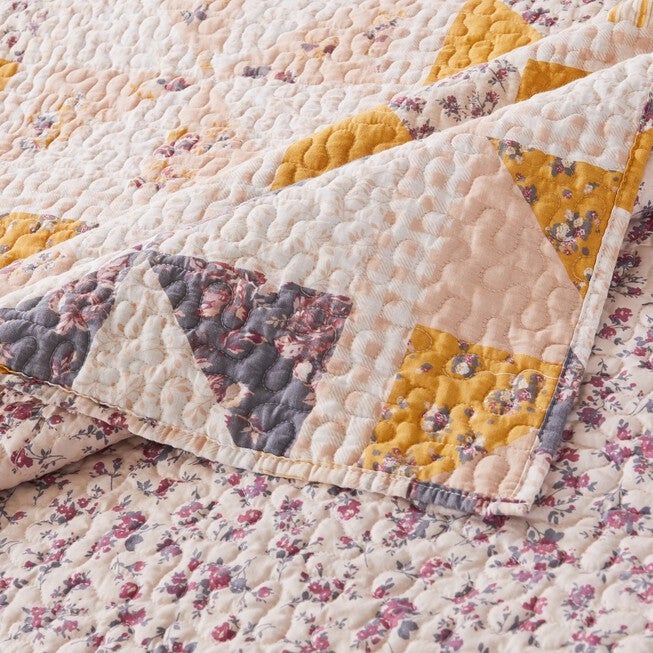Pinwheel & Posey Quilted Throw Blanket, , alternate image number null