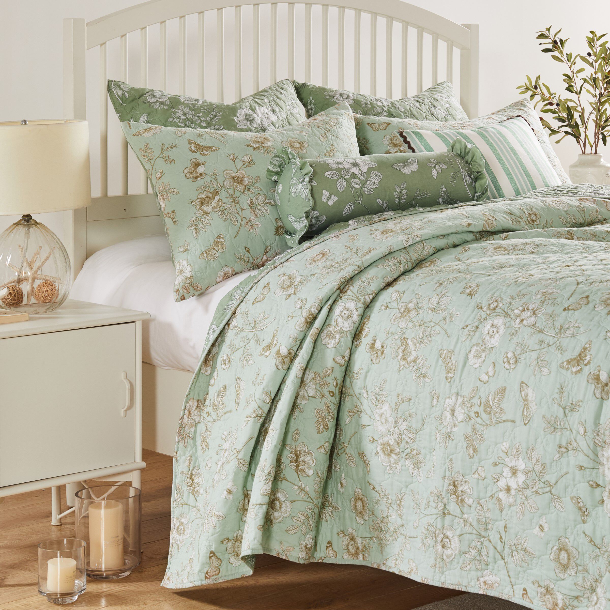 Greenland Home Fashions Olivia Finely Stitched Reversible Modern  Floral Quilt Set, 2-Piece Twin/XL, Mint, MINT, hi-res image number 0
