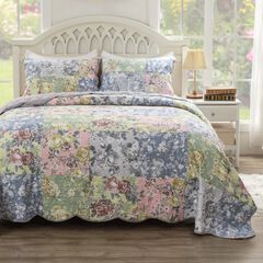 Emma Traditional Patchwork Quilt And Pillow Sham Set