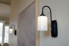 Smart Sconce™ Wireless Wall Light