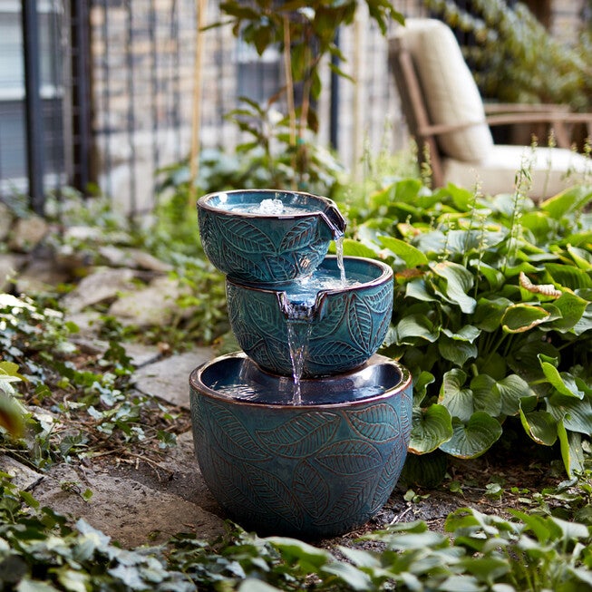 Ceramic Tiered Bowl Fountain With Leaf Design 22.5 inchesH, , alternate image number null