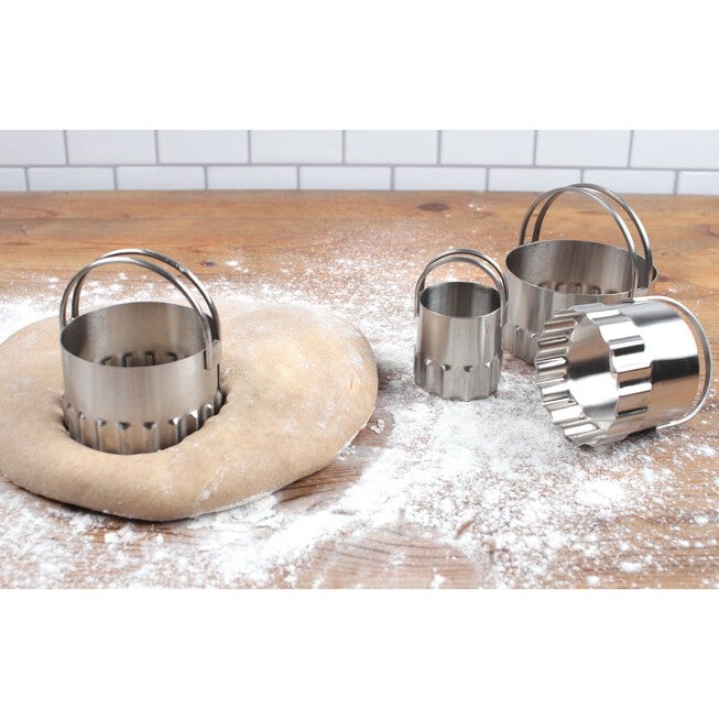 Round Rippled Stainless Steel Biscuit Cutters, Set 4, , alternate image number 3