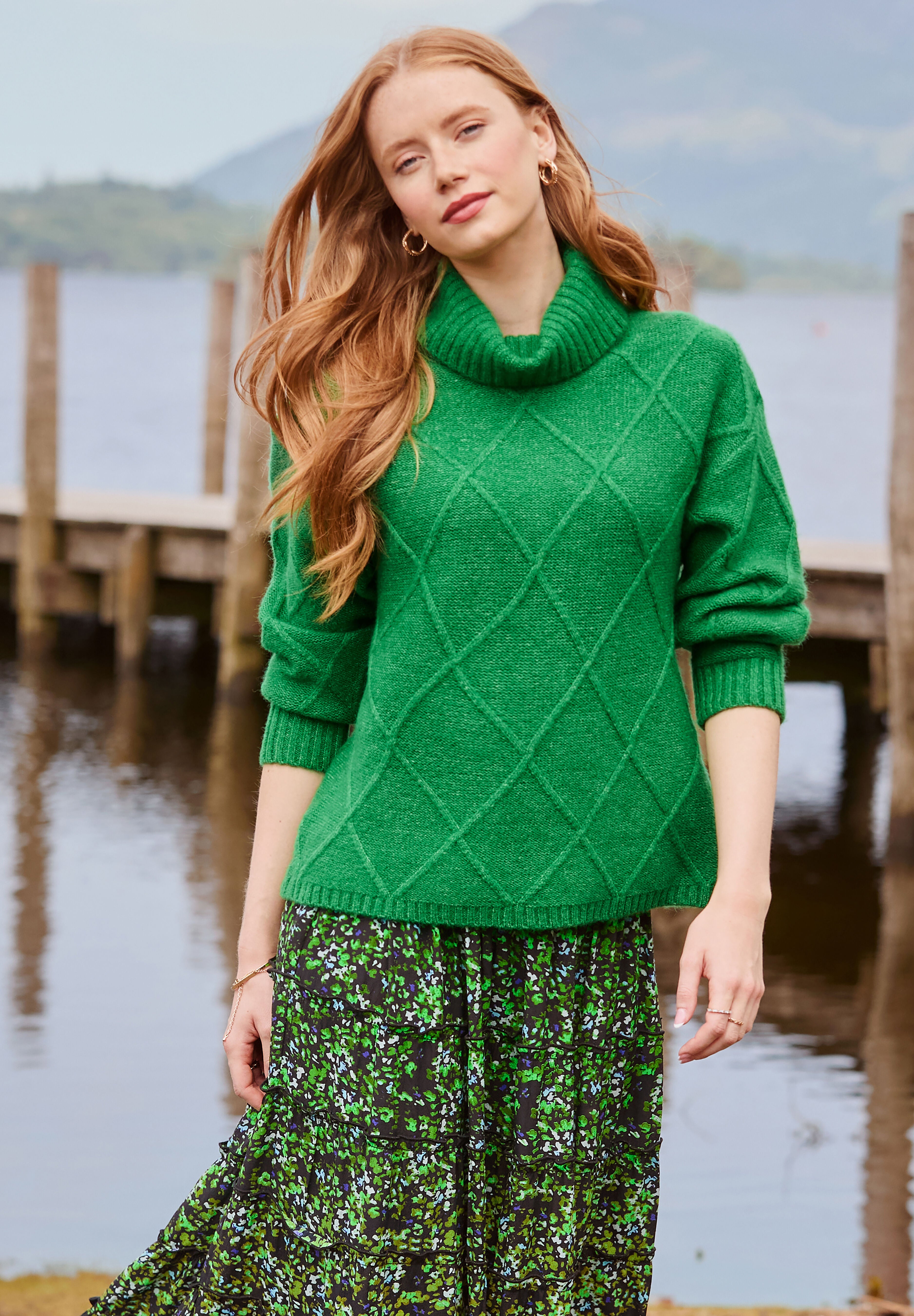 Cable Turtleneck, KELLY GREEN, alternate image number 5