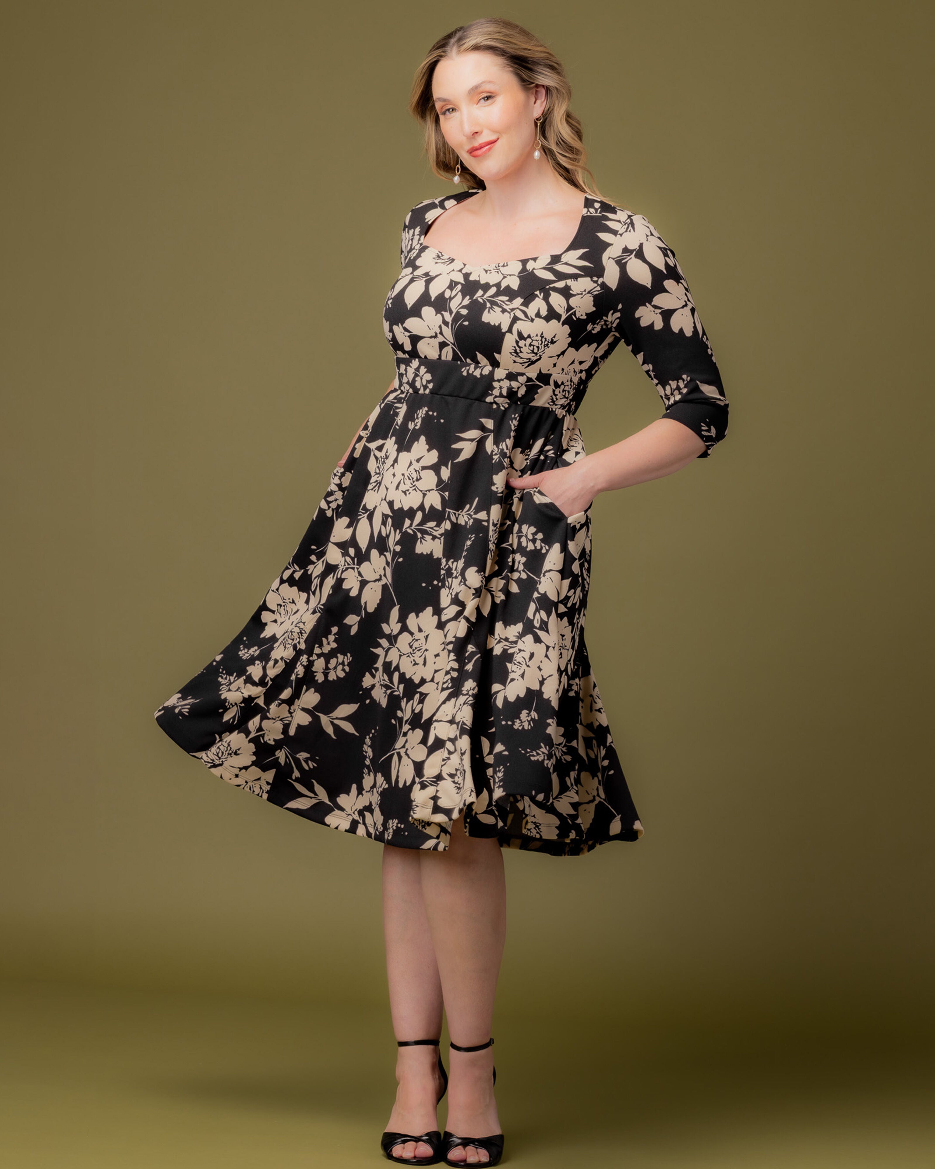 Royal Sweetheart Cocktail Dress, VINTAGE IVORY FLORALS / Black, alternate image number 3