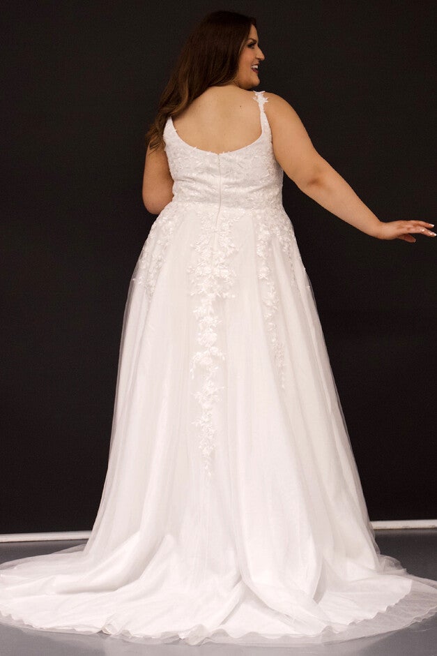 Kara Wedding Dress, , alternate image number 3