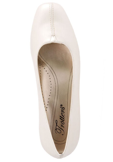 Doris Leather Pump by Trotters®, , alternate image number null