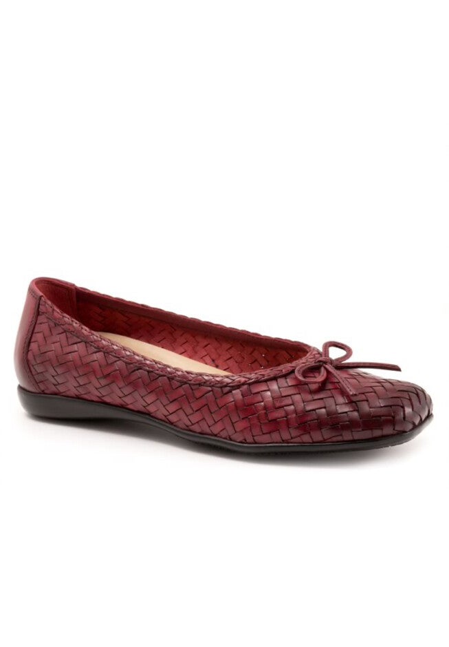 Gillian Flat, DARK RED, hi-res image number 0