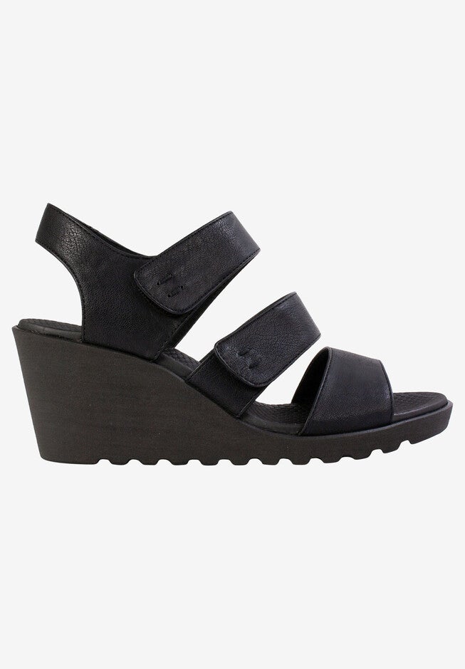 Erin Sandal , , alternate image number null
