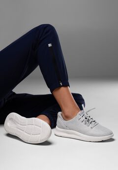 Madrid Hands-Free Sneaker