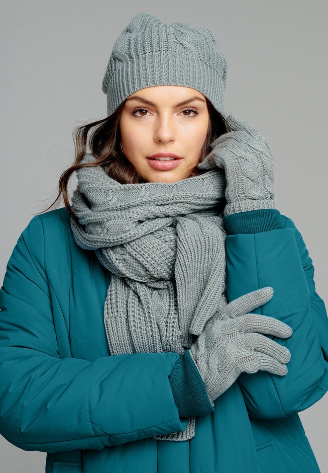 Cable Knit Beanie, , alternate image number null