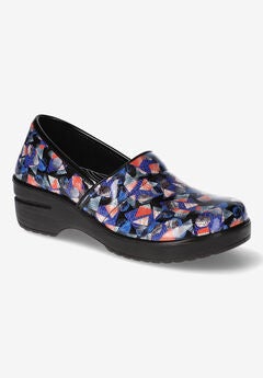 Lyndee Flats