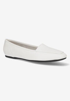 Thrill Pointed Toe Loafer