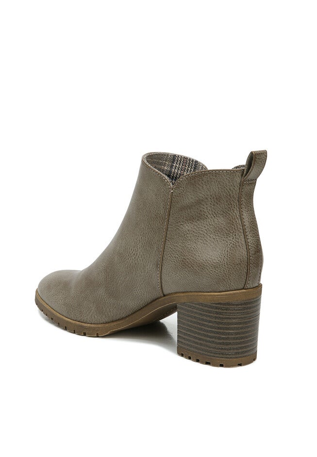 Michelle Bootie, , alternate image number null