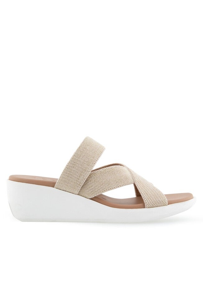 Ilona Sandal, , alternate image number null