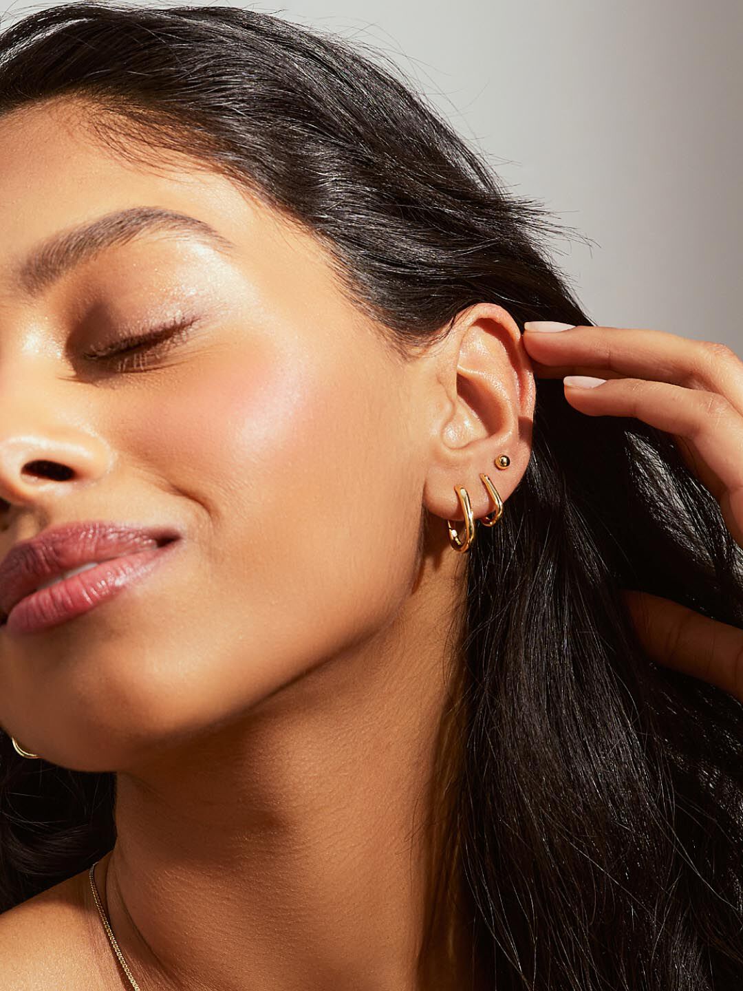 Rox Small Gold Hoop Earrings, GOLD, alternate image number 3