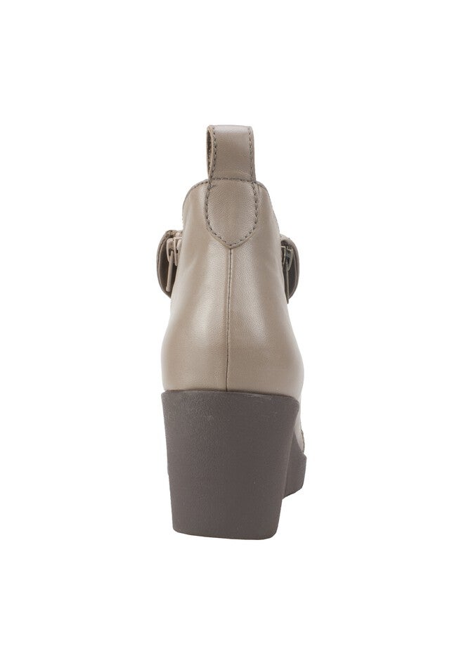 Penwood Bootie by Cliffs by White Mountain, , on-hover image number null
