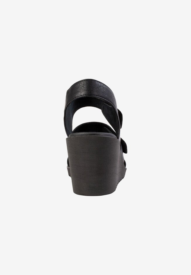 Erin Sandal , , on-hover image number null