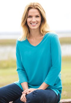 Perfect Three-Quarter Sleeve V-Neck Tunic