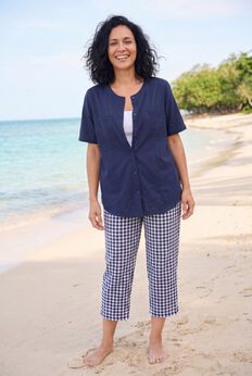 Seersucker Pull-On Elastic-Waist Capri Pants