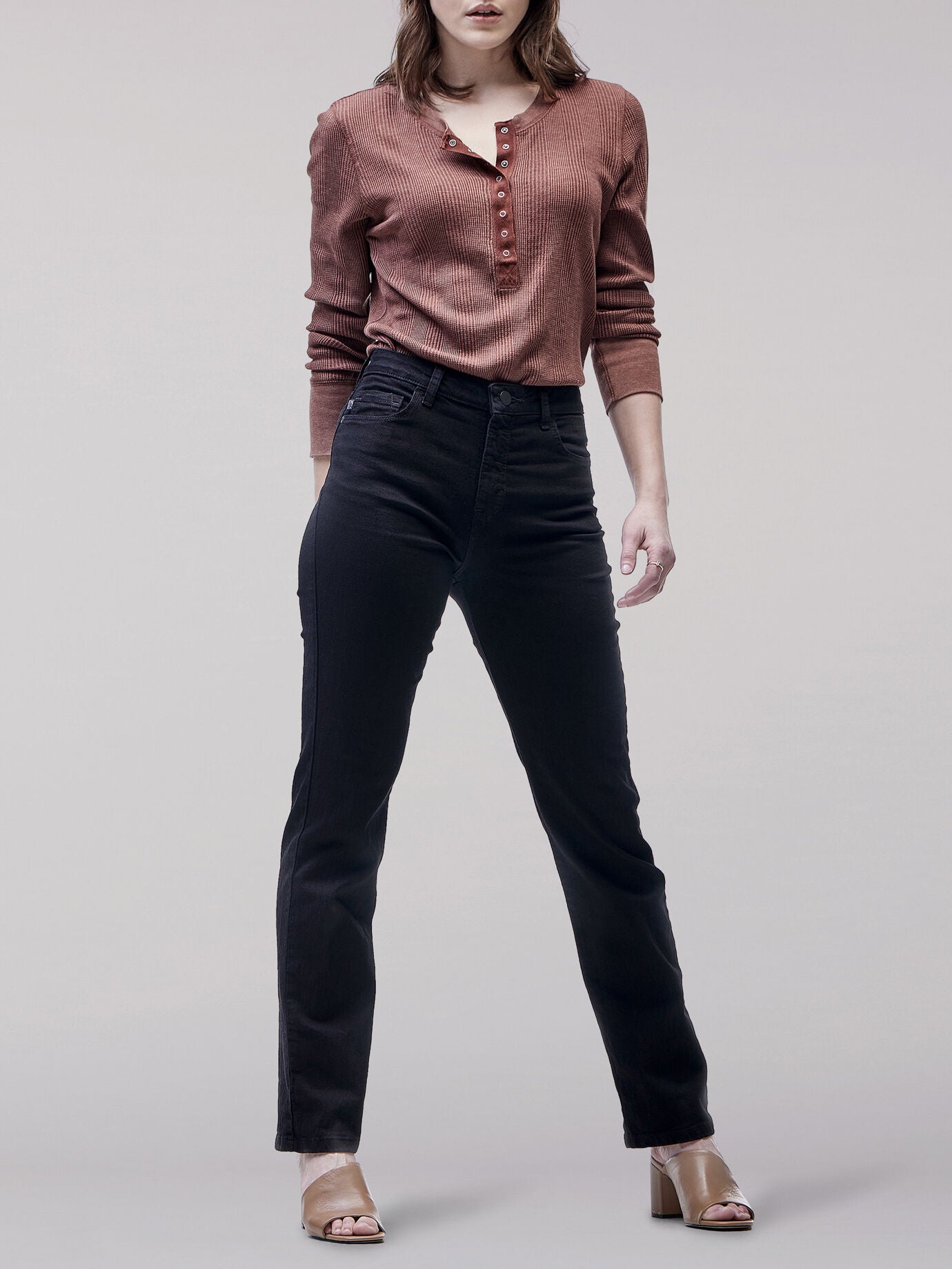 Relaxed Fit Instantly Slims Straight Leg Jean, BLACK, hi-res image number 0