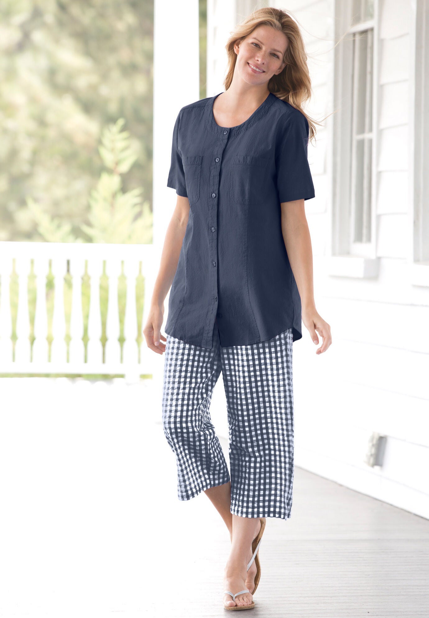 Seersucker Pull-On Elastic-Waist Capri Pants, , alternate image number 4