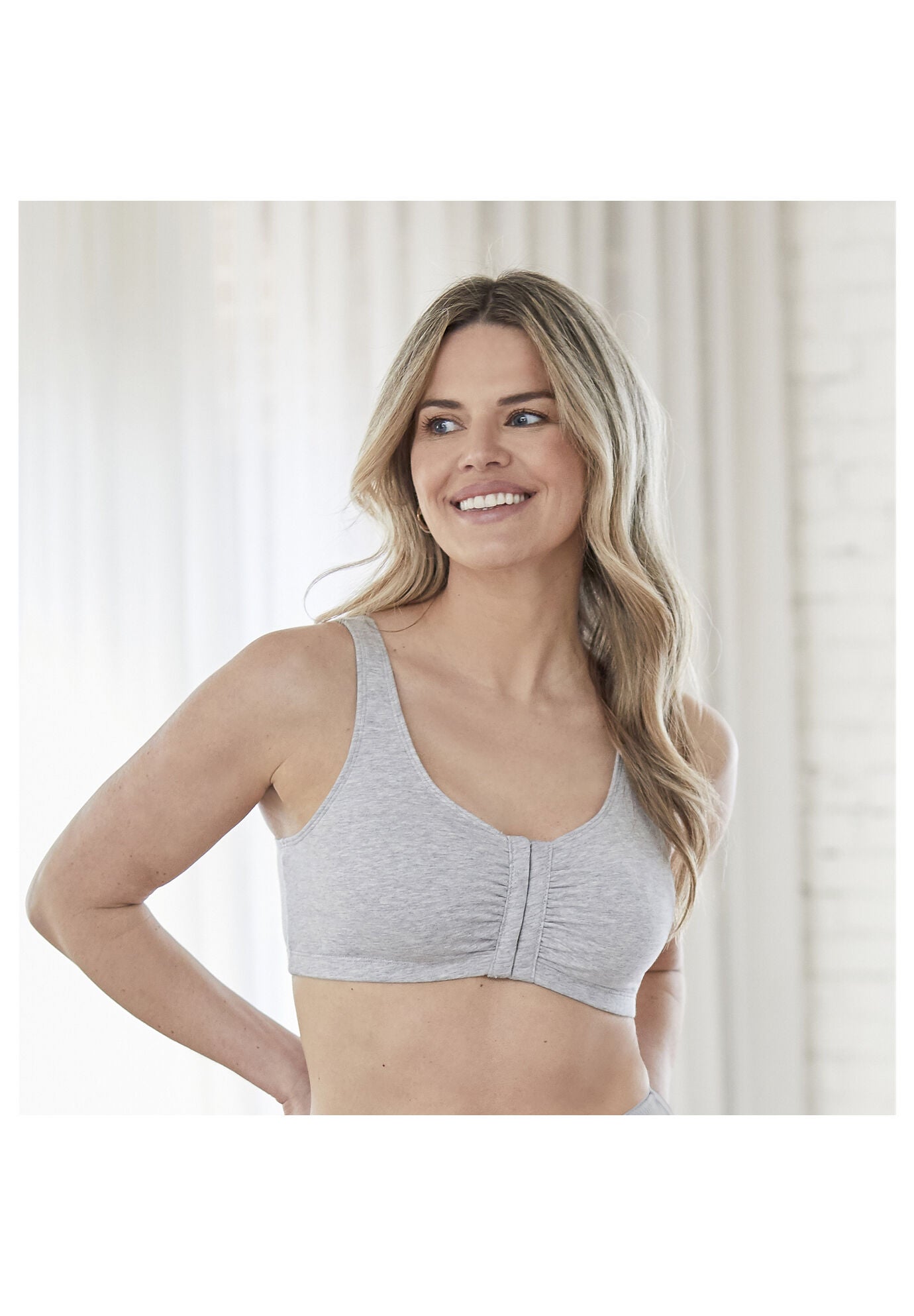 Wireless sports bra shop with front closure