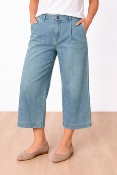 Lightweight Wide-Leg Crop Mid-Rise Elastic Waist Jeans