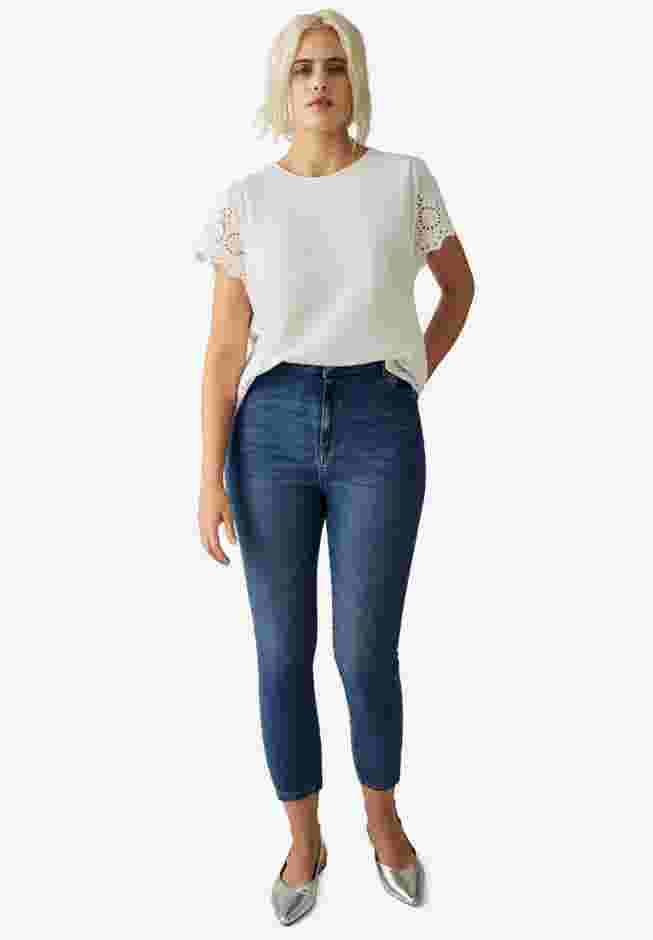 Slim 5-Pocket Denim Capri image number 0