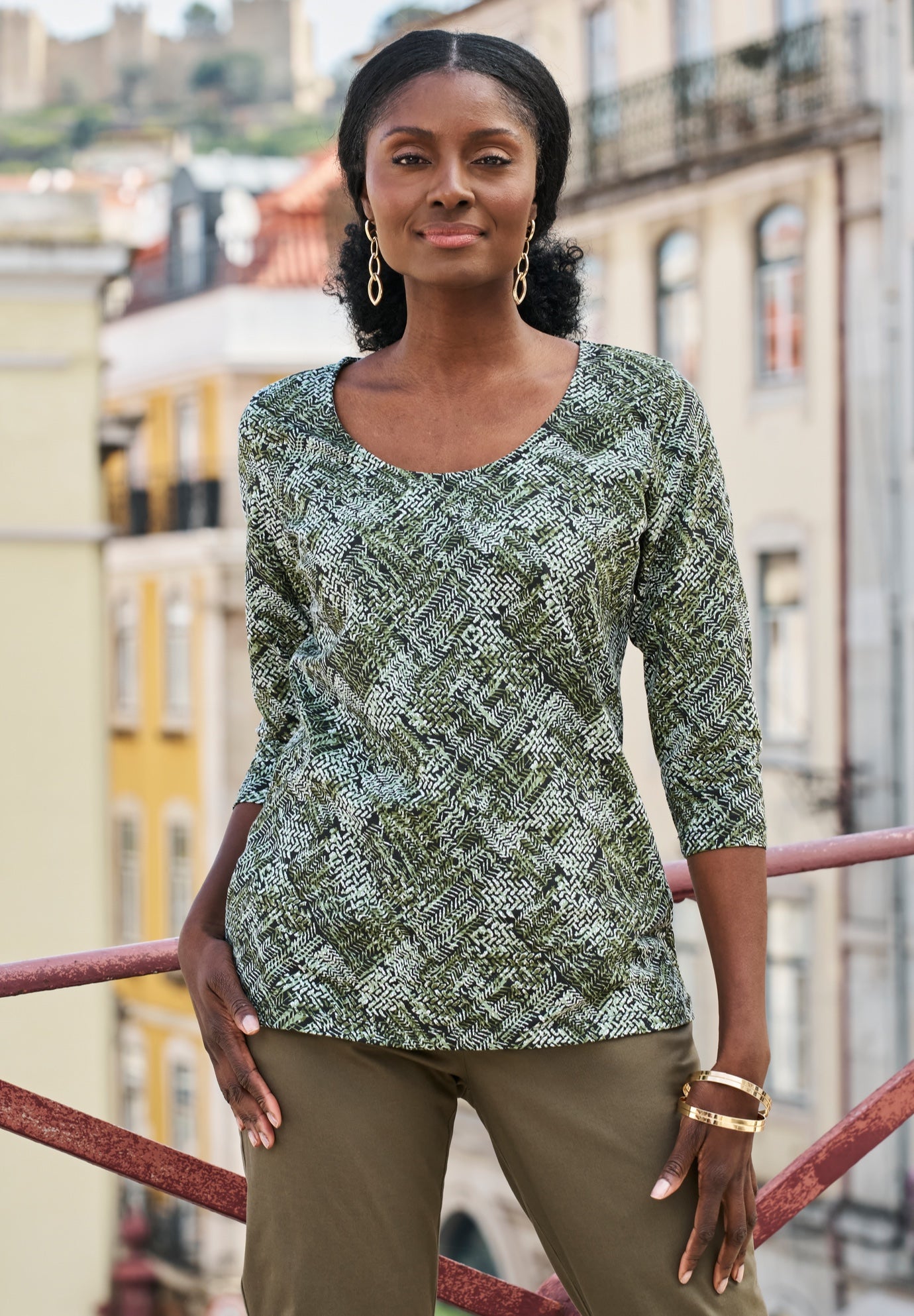 Stretch Cotton Scoop Neck Tee image number 0