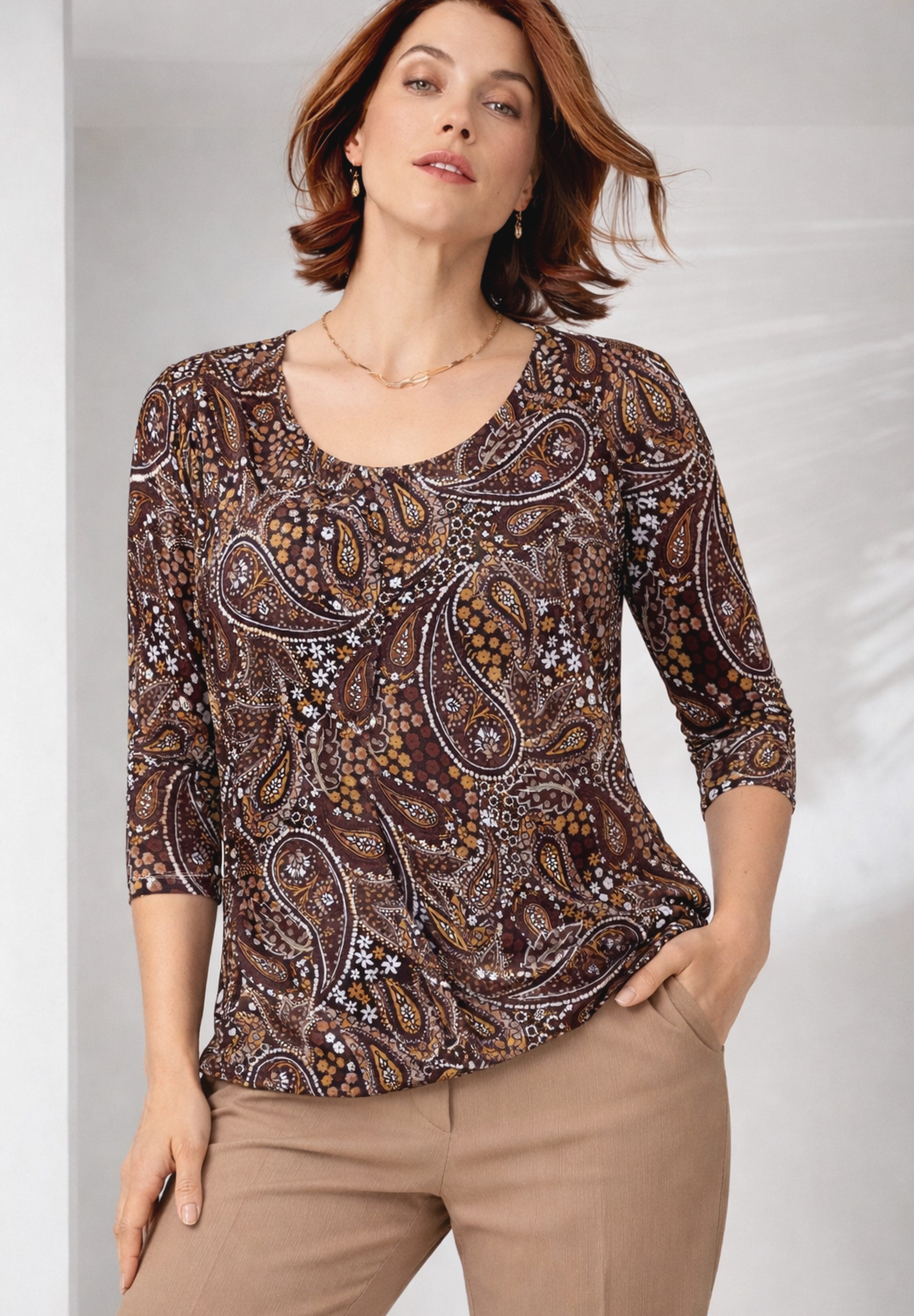 Stretch Cotton Scoop Neck Tee image number 0