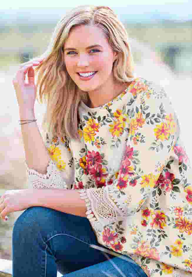 Crochet-Trim Three-Quarter Sleeve Tunic image number 6