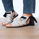 The Annika Shootie image number null