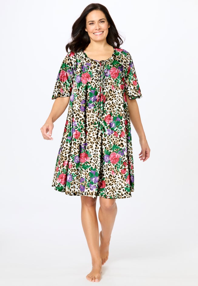 Short Sweeping Printed Lounger image number 3