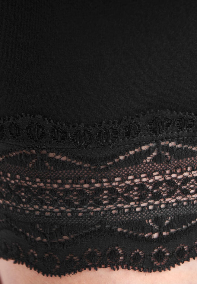 Lace Hem Bike Shorts image number 2
