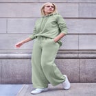 Wide Leg Fleece Sweatpant With Drawstring Waist image number null