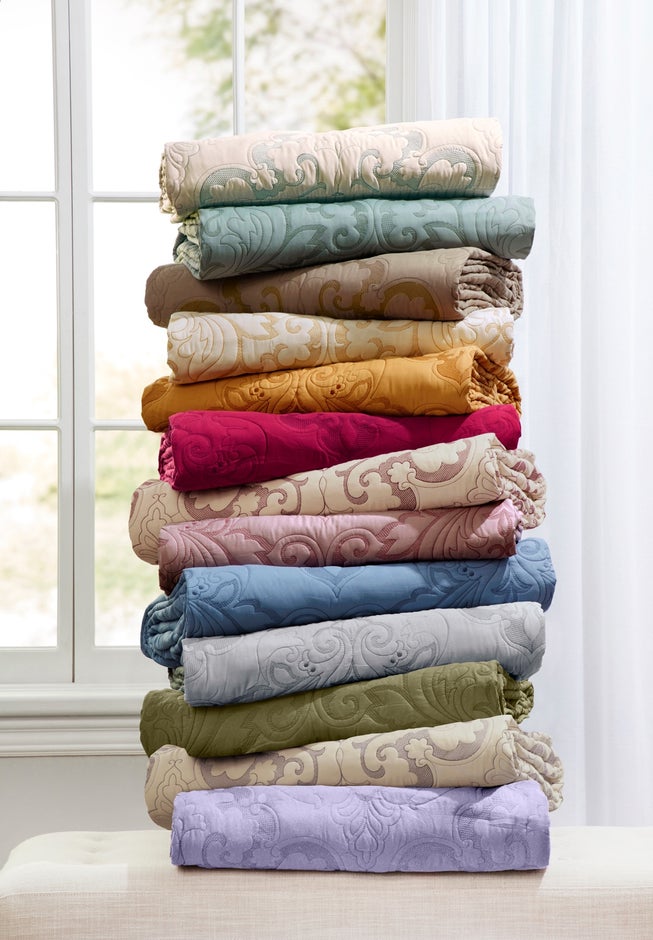 Amelia Bedspread image number 7